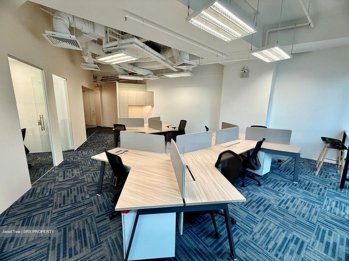 PLUS (D1), Office #484048001